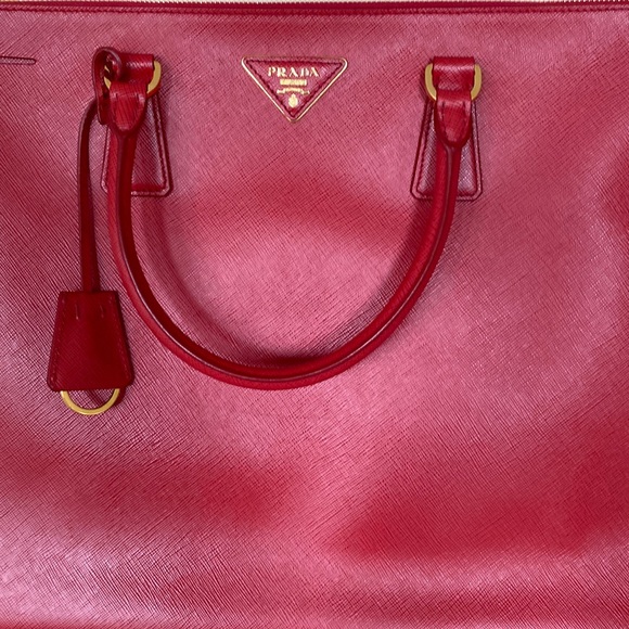 Authentic Prada Extra large Galleria Tote - Picture 2 of 16